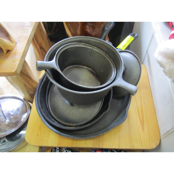 CAST IRON POTS/PANS