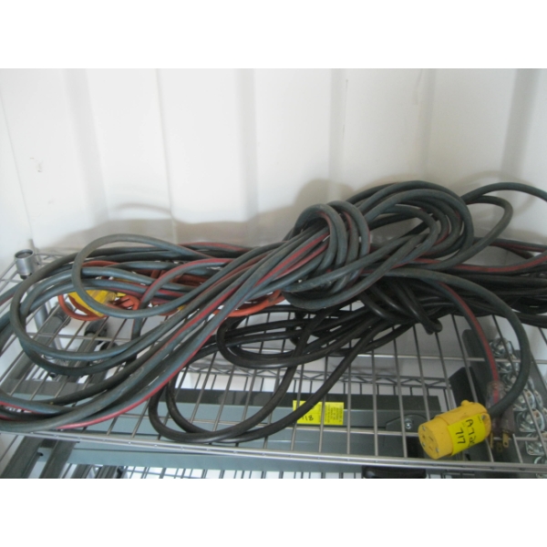 BUNDLE OF EXTENSION CORDS