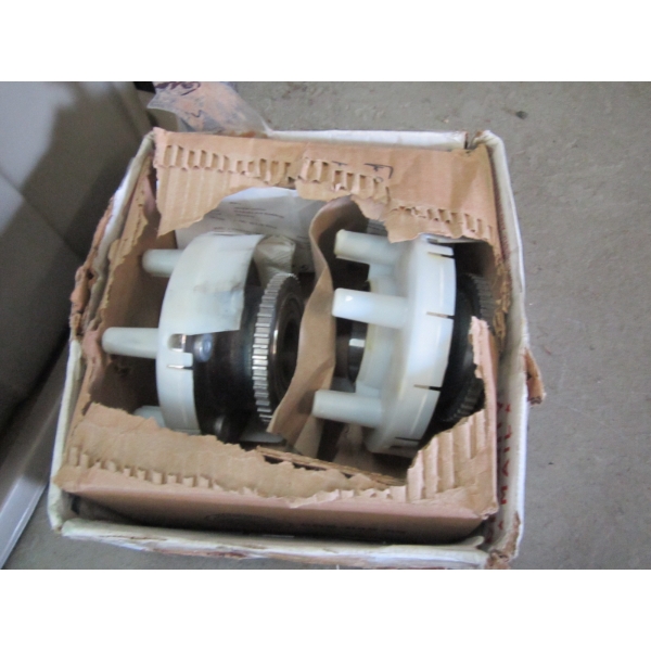 FRONT HUBS FOR A 1998 GRAND MARQUIS