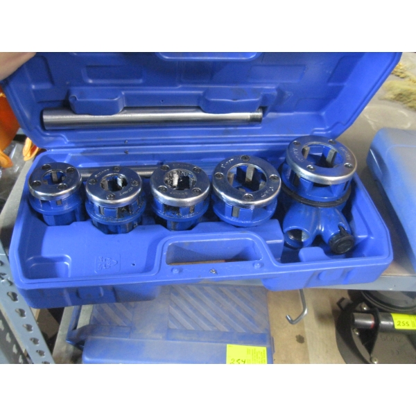 PIPE THREADING TOOL