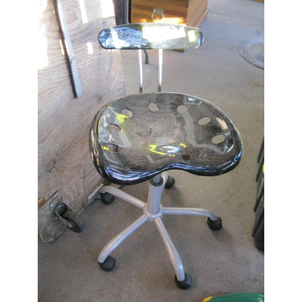 SMALL DESK CHAIR