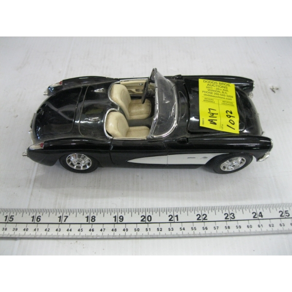 1957 CHEVROLET CORVETTE DIECAST CONVERTIBLE CAR