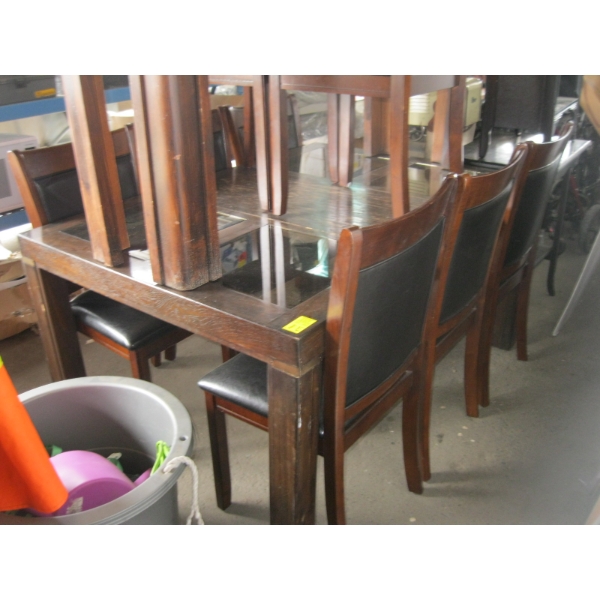 DINING TABLE W/8 CHAIRS & A HALL TABLE