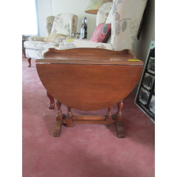 SM. DROPLEAF OCCASIONAL TABLE