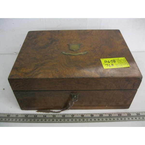 DECORATIVE ANTIQUE BURL WOOD LINED BOX W/KEY