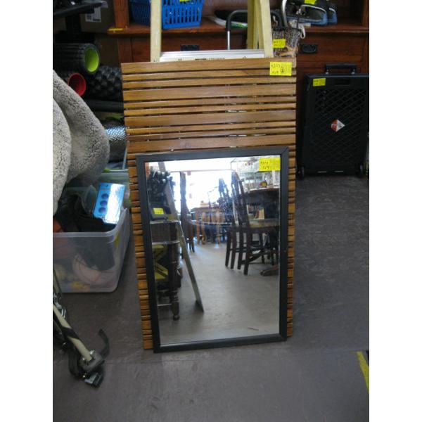 SM. FRAMED MIRROR & A WOODEN FLOOR MAT