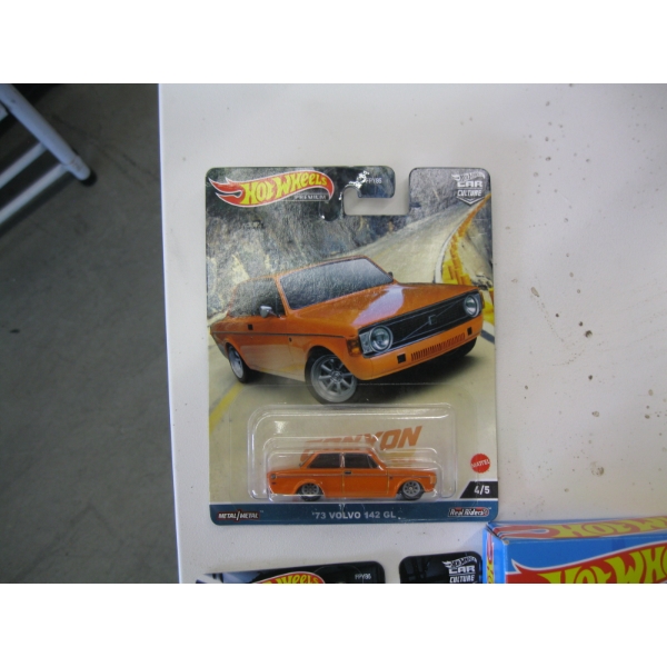 10 PIECE HOT WHEELS CAR SET & 2 ORANGE COLORED HOT WHEELS