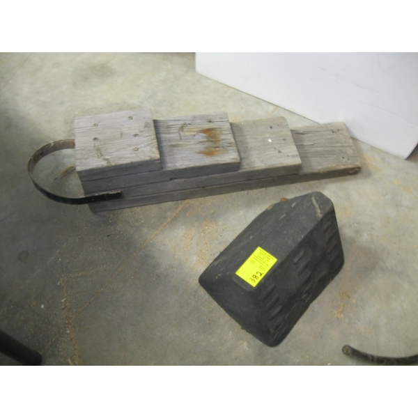 WOODEN & RUBBER WHEEL CHOCK