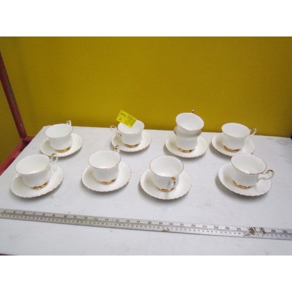 SET OF 8 ROYAL ALBERT TEACUPS - 1 EXTRA CUP