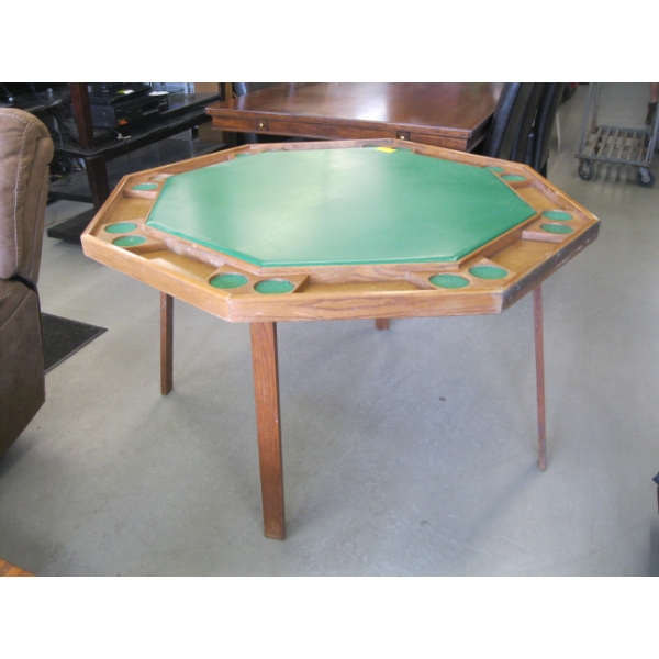 OCTAGAN GAMES TABLE W/FOLDING LEGS