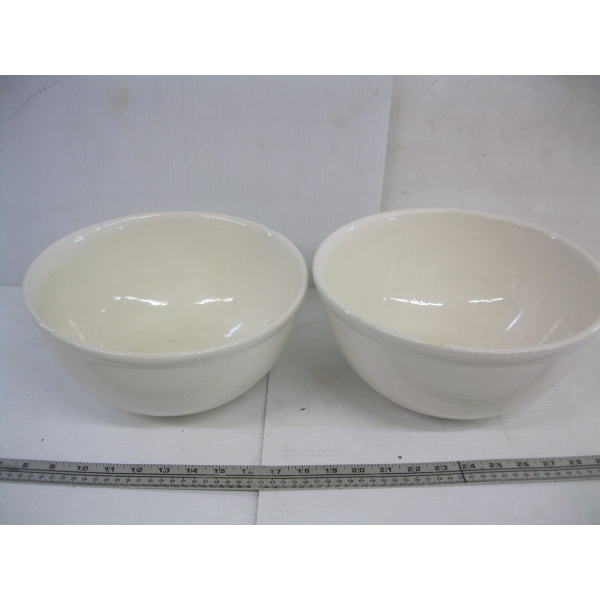 2 VINTAGE MIXING BOWLS