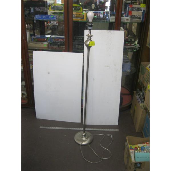 POLE LAMP - NO SHADE