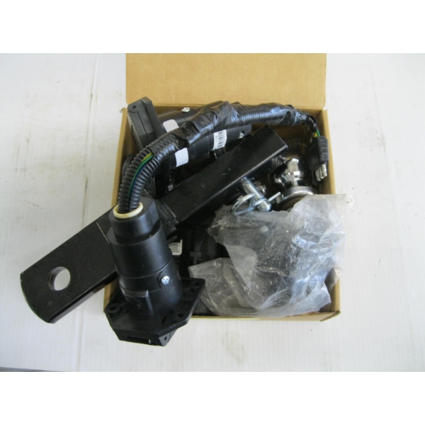 BOX W/ASST. TRAILER HITCH PLUGS, TRAILER BALLS, 1" RECEIVER HITCH, ETC.
