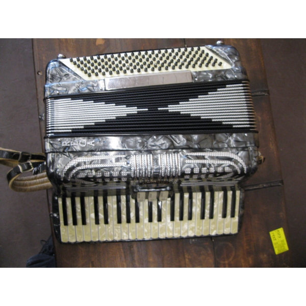 REGAL 120 BASS ACCORDIAN IN CASE