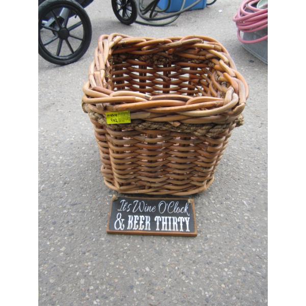 LG WOVEN BASKET