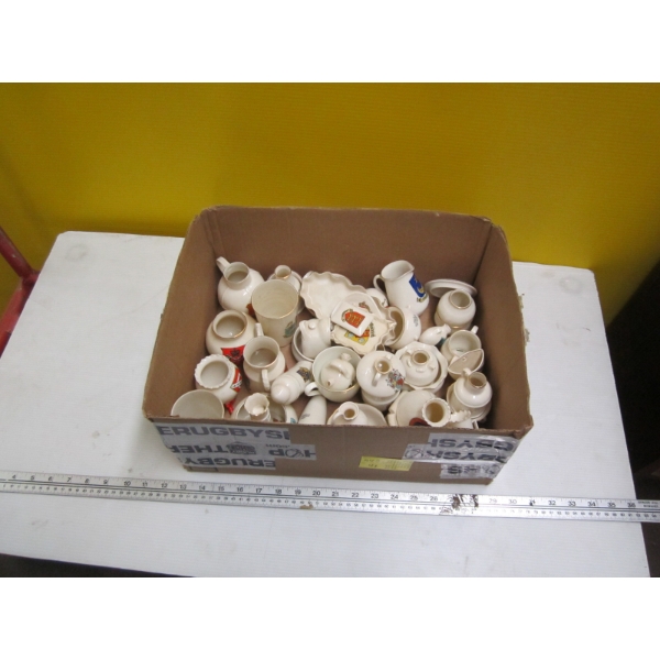 LG. BOX OF W.H. GOSS CHINA