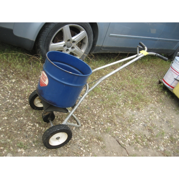 BROADCAST SPREADER