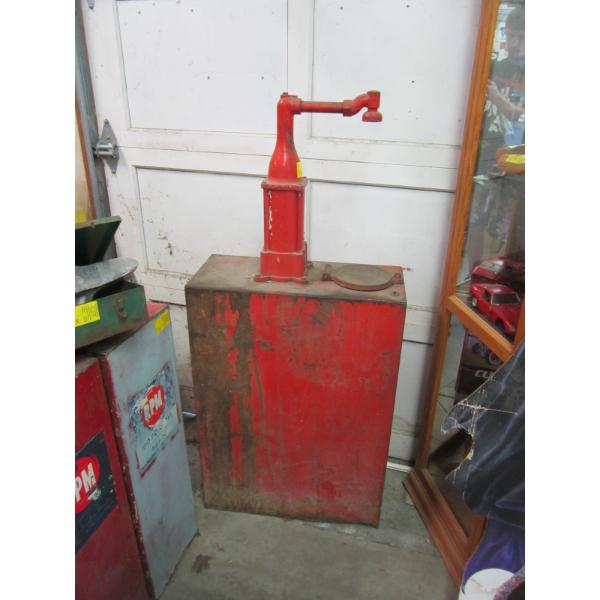 VINTAGE MOTOR OIL DISPENSER