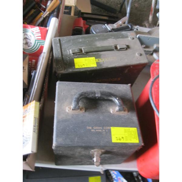 MINI AIR COMPRESSOR & A METAL SHELL BOX W/PUMP
