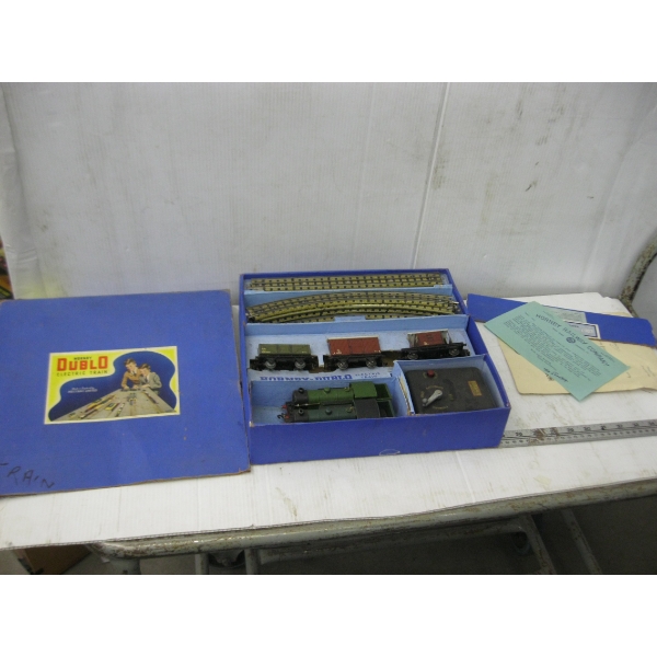 HORNBY DUBLO ELECTRIC TRAIN SET BY MECCANO