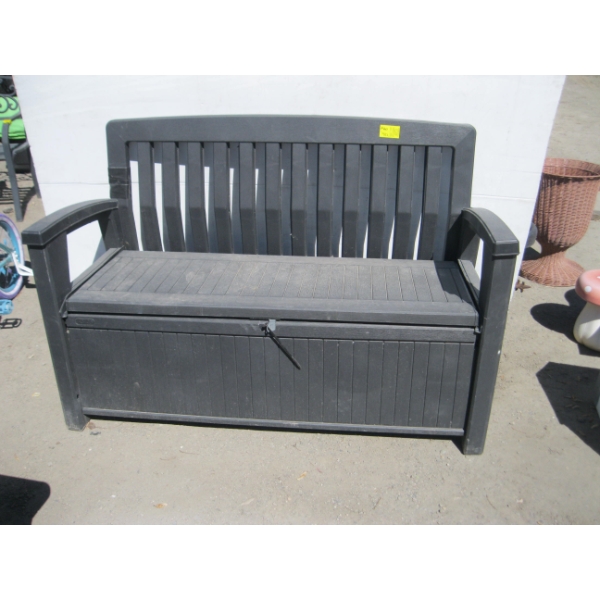 LG PLASTIC GARDEN BENCH W/SEAT STORAGE