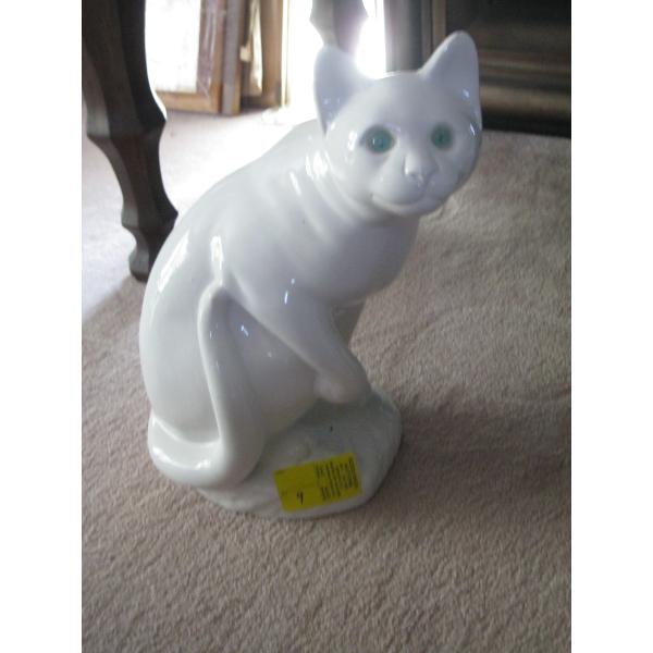 CERAMIC WHITE CAT FIGURINE