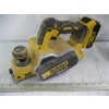 Image 3 : DEWALT 20V PLANER W/2 BATTERIES & CHARGER