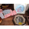 Image 1 : WOODEN AMERICAN FLAG & 2 COLLECTOR PLATES