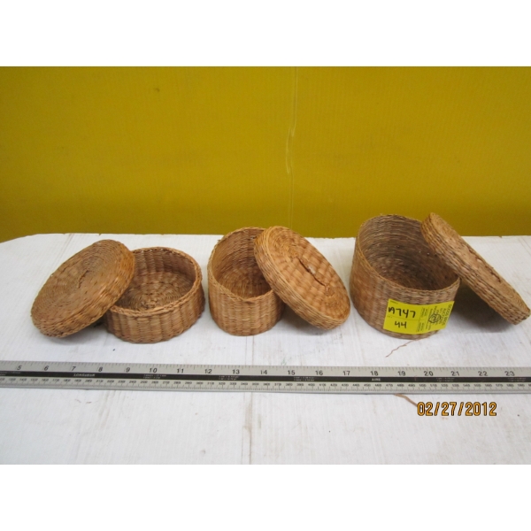 3 SM. WICKER TYPE LIDDED BASKETS