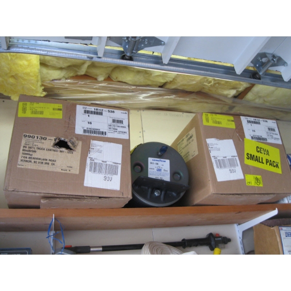 2 GOODYEAR AIRBAGS