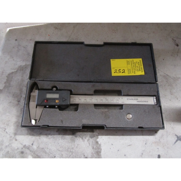 ELECTRIC MICROMETER - MIGHT NEED BATTERY