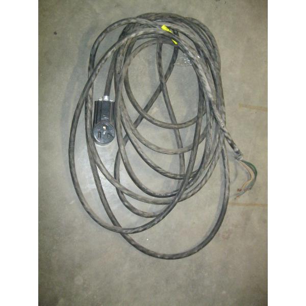 HD 220V EXTENSION CORD - MISSING ONE END