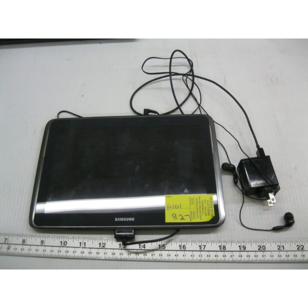 SAMSUNG TABLET W/CHARGER