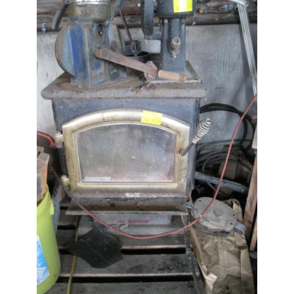 CAST IRON WOOD HEATER 