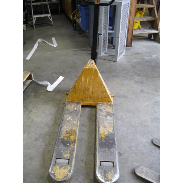 LIFTRITE 5500LB SHORT NARROW PALLET JACK