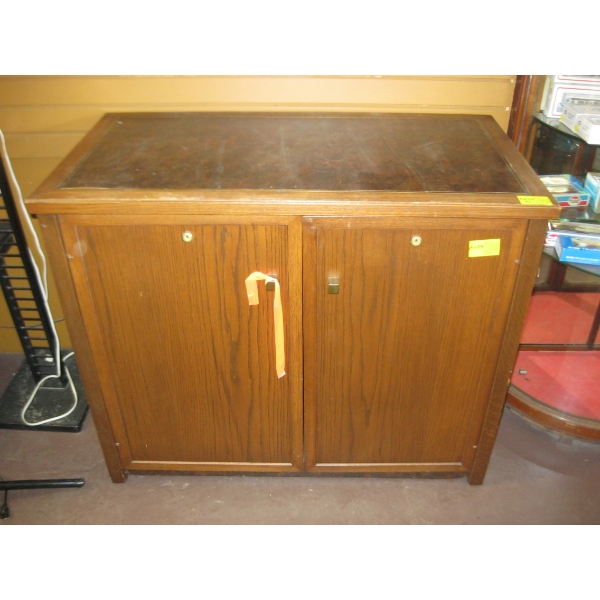 2 DOOR STORAGE CABINET