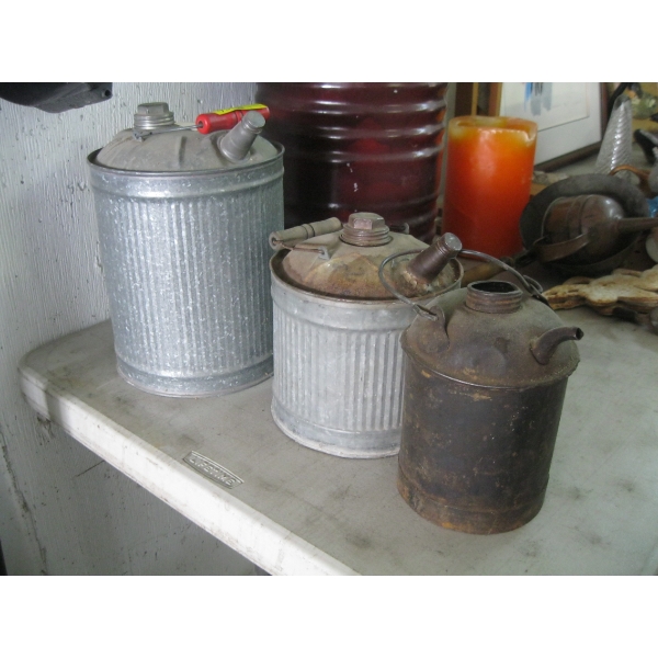 3 SM. FUEL CANS