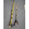 Image 2 : 2 BUNDLES OF ASST. SHOVELS, RAKES, BRUSHES, ETC.