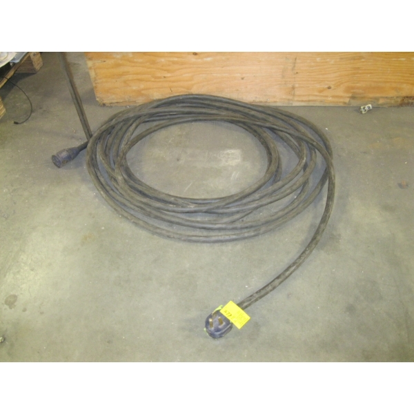 HEAVY DUTY 220V EXTENSION CORD