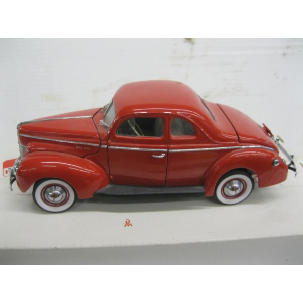 1940 FORD DELUXE COUP DIECAST CAR