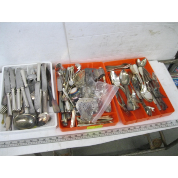 3 TRAYS OF SILVERPLATE CUTLERY