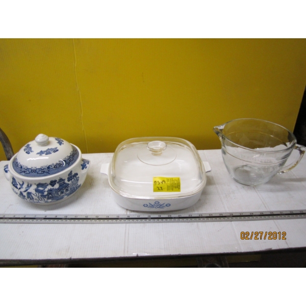 LG. MEASURING CUP, LIDDED DISH & CORNING WARE DISH W/LID