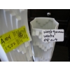 Image 5 : 2 WEST GERMAN WHITE VASES