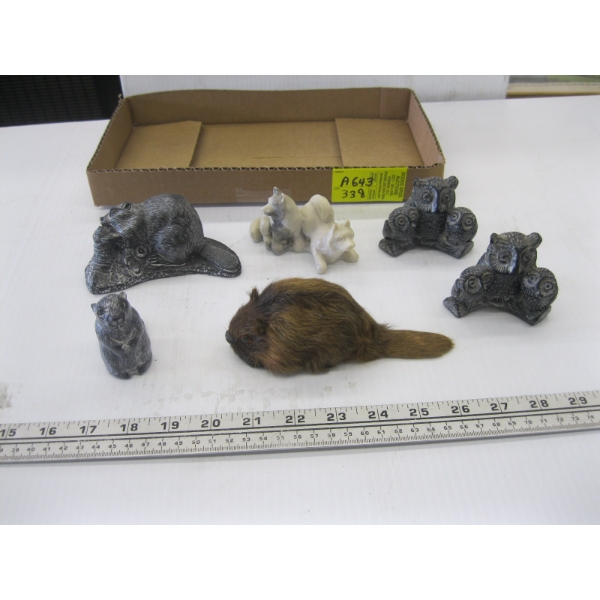 DECORATIVE FIGURINES