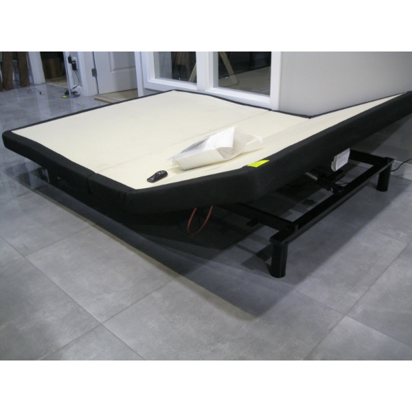 FULLY ADJUSTABLE ELECTRIC QUEEN SIZE MATTRESS FOUNDATION W/REMOTE