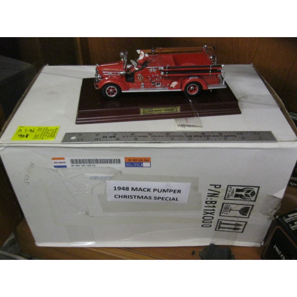 1948 MACK PUMPER CHRISTMAS SPECIAL FIRE TRUCK - FRANKLIN MINT