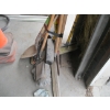 Image 3 : BUNDLE OF ASST'D GARDEN TOOLS - SHOVEL, MOP, WEEDER, ETC.