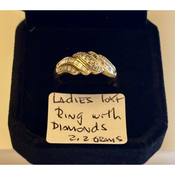 LADIES 10KT RING W/DIAMONDS, 2.2G, SZ 7 1/4