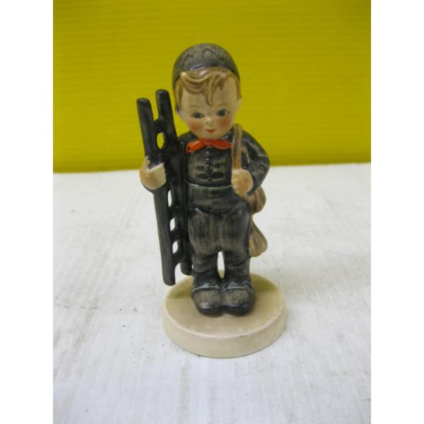 HUMMEL FIGURINE OF BOY W/LADDER