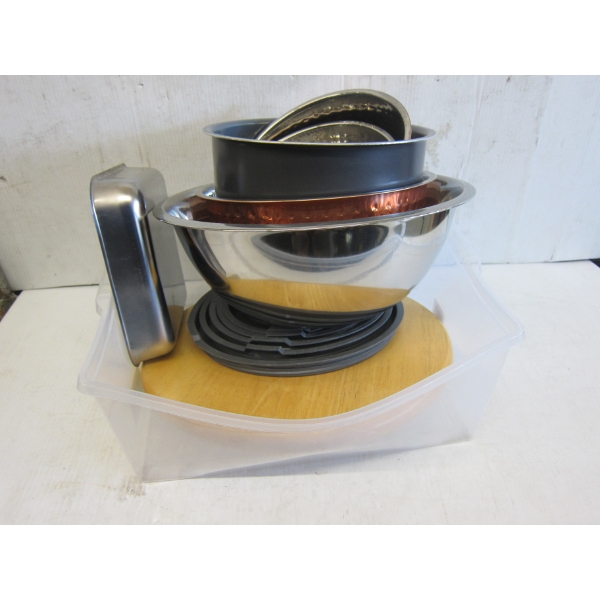 TOTE OF STAINLESS BOWLS, PANS, LAZY SUSAN, ETC.